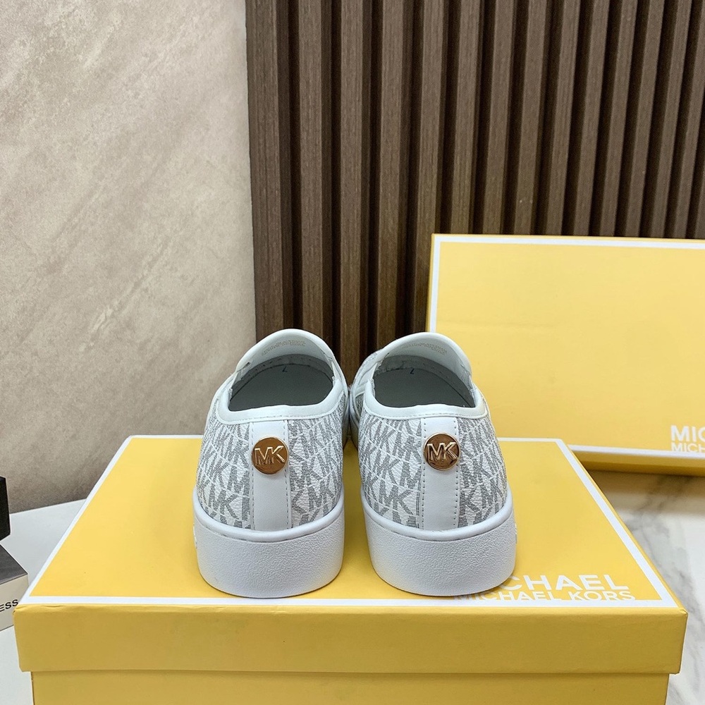 MK sheepskin lining, sheepskin insole, metal buckle monogram slip-on shoes - Picture 7 of 8